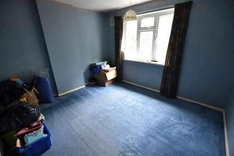 22 Rookeries Close, Feltham, TW13 7BG