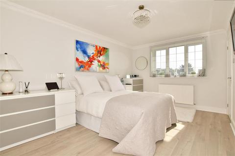 4 bedroom detached house for sale - Nethercourt Farm Road, Ramsgate, Kent