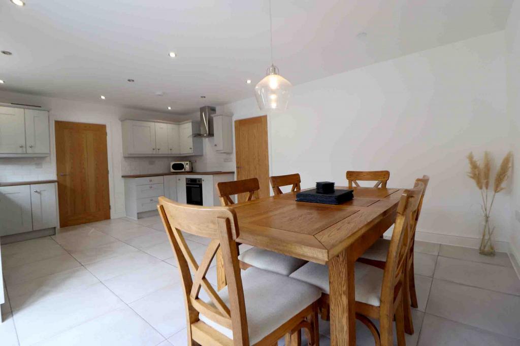 Mansion Gardens, Penllergaer... 4 bed detached house £440,000