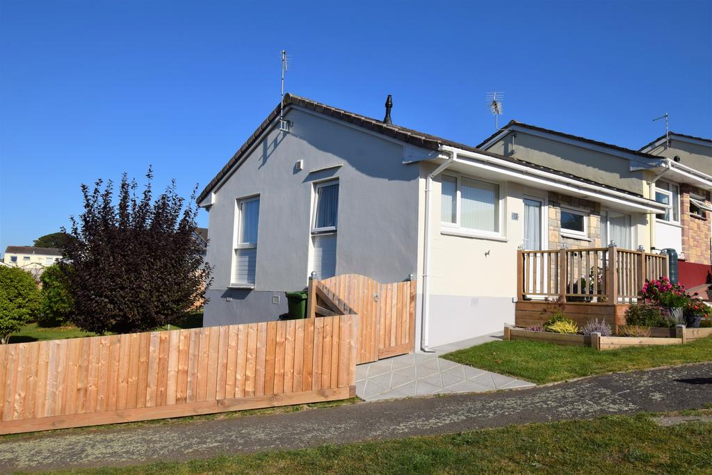 Chestnut Drive, Bideford, EX39 2 bed bungalow £750 pcm (£173 pw)