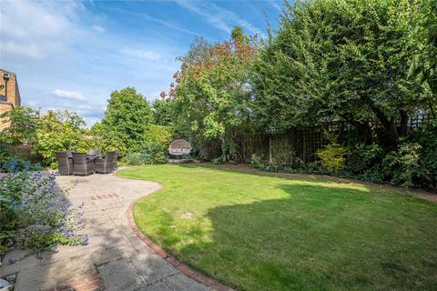 4 bedroom detached house for sale - Moat End, Thorpe Bay, Essex, SS1
