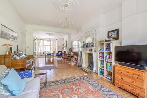 4 bedroom house to rent - Dukes Avenue London N10