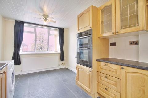 2 bedroom flat to rent - 122a Boroughbridge Road, York YO26 6AB