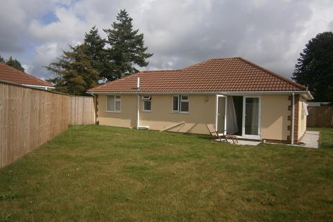 3 bedroom bungalow to rent, Larch Close,, Christchurch, BH23