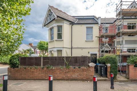 2 bedroom flat for sale - Melrose Avenue , London , NW2