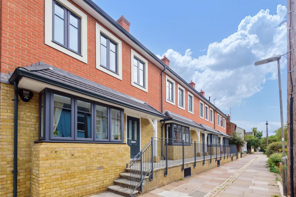 Highbridge Walk, Aylesbury, HP21 1 bed apartment £850 pcm (£196 pw)
