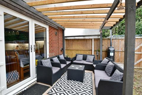 161 Namur Place, Burgoyne Heights, Dover, CT15 5LX