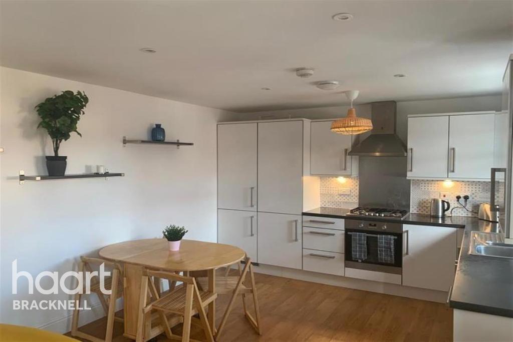 Park, RG12 2 bed flat £3,150 pcm (£727 pw)