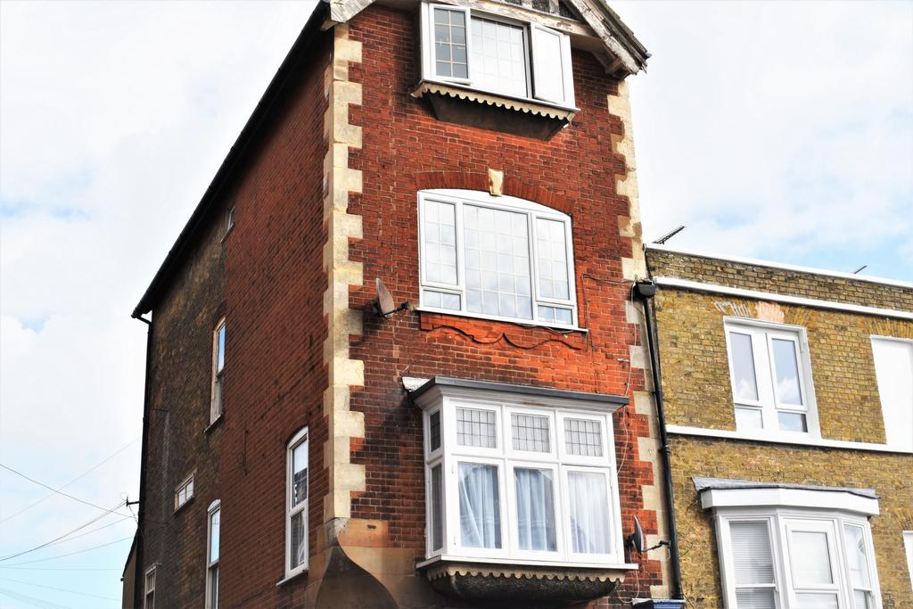 High Street, Broadstairs, CT10 1 bed flat £500 pcm (£115 pw)
