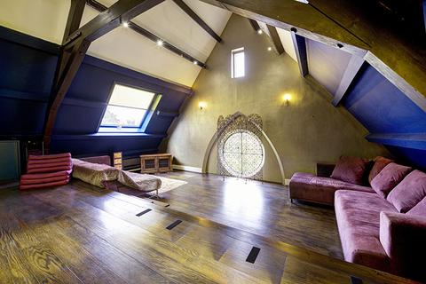 4 bedroom detached house for sale - Vicars Moor Lane, London N21