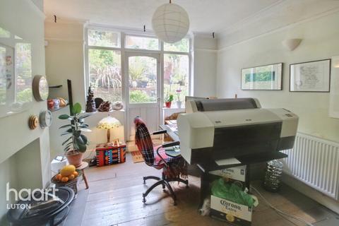 83 Ashburnham Road, Luton, LU1 1JN