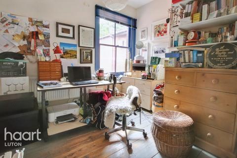 83 Ashburnham Road, Luton, LU1 1JN