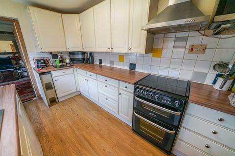 3 bedroom end of terrace house for sale - Chichester