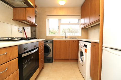 2 bedroom maisonette to rent, Rose Valley, CM14