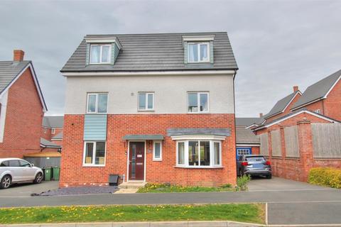 2 Cave Crescent, Coalville, LE67 4AT