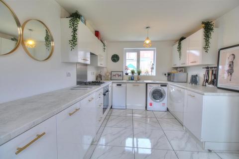 2 Cave Crescent, Coalville, LE67 4AT