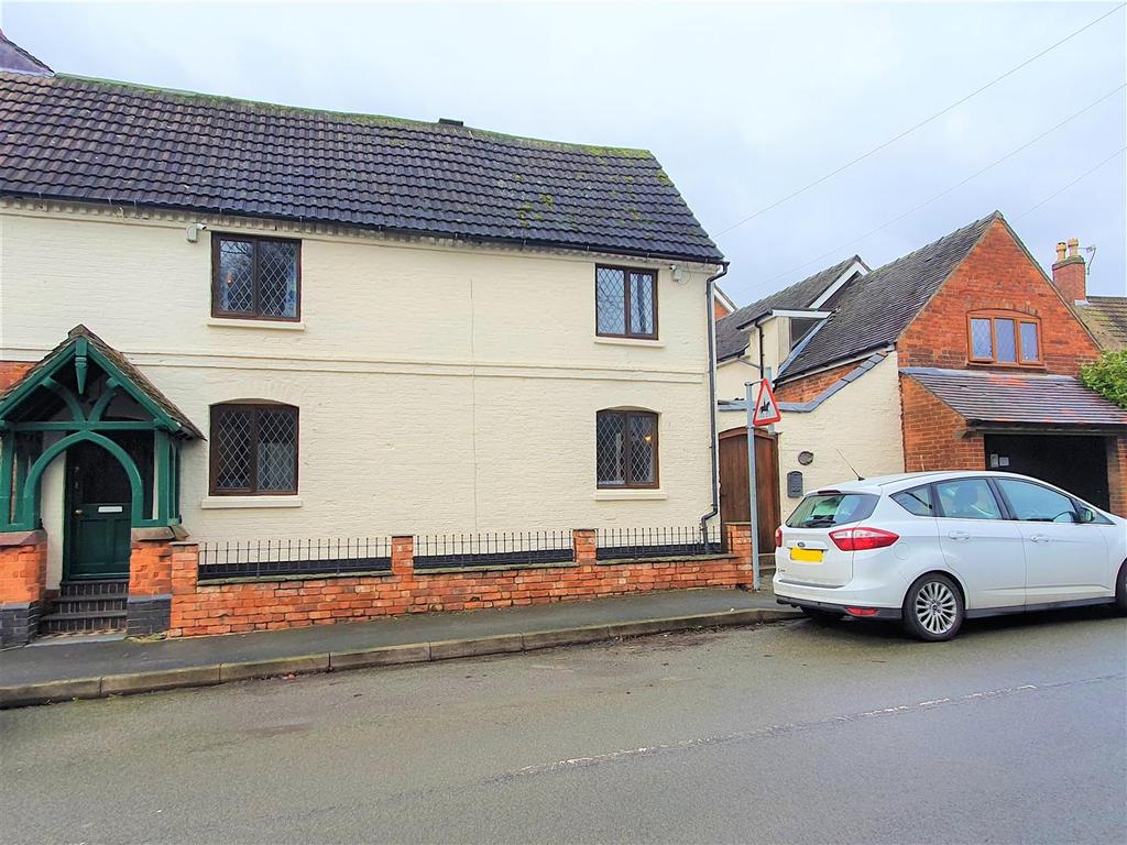 High Street, Ibstock, LE67 3 bed cottage £240,000