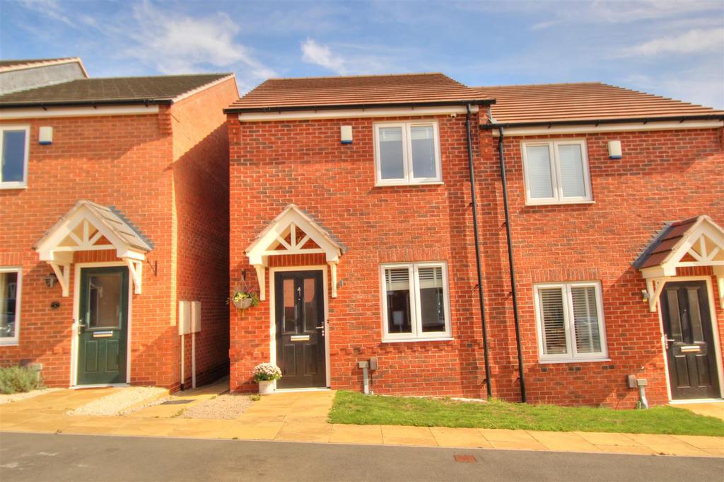 Barwell Drive, Rothley, LE7 2 bed semidetached house £250,000