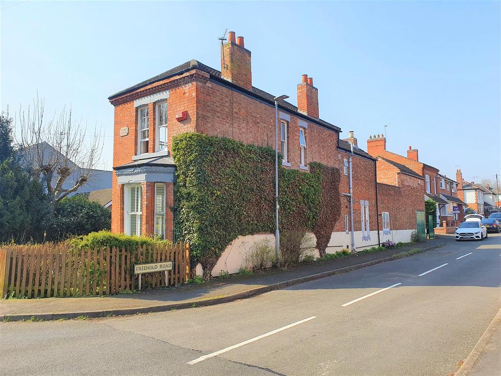 Birstall Road, Birstall, LE4 3 bed detached house £375,000