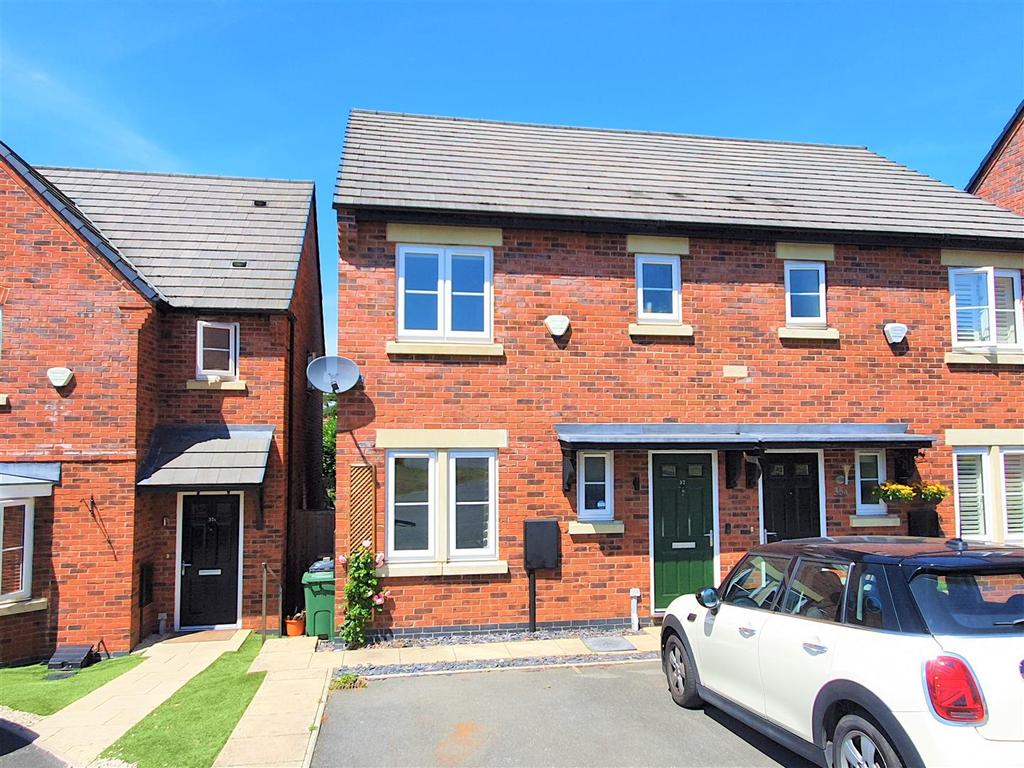Saxon Drive, Rothley, LE7 3 bed semidetached house £270,000