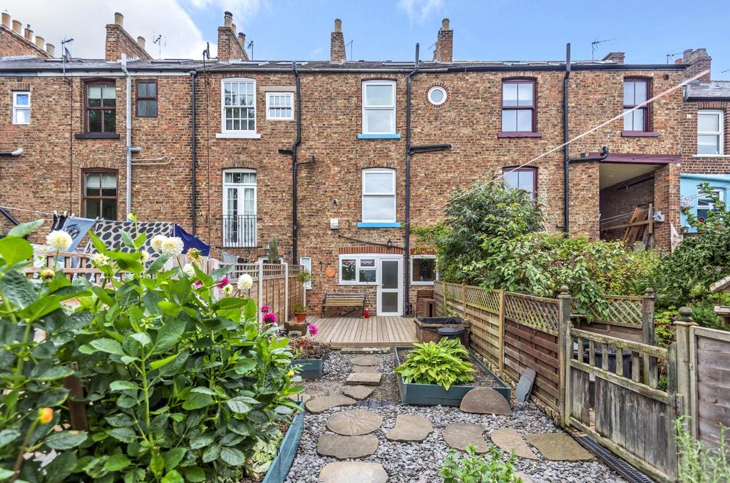 Ure Bank Top, Ripon, North Yorkshire... 2 bed terraced house £217,500