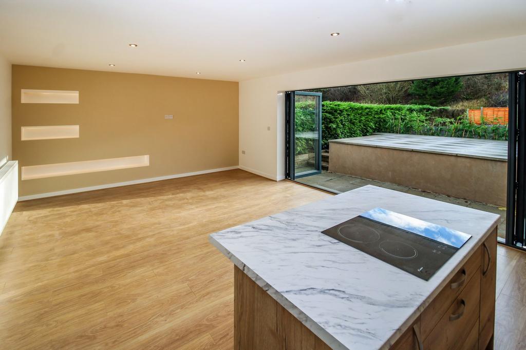 Bog Height Road, Darwen, BB3 3 bed semidetached house £1,095 pcm (£