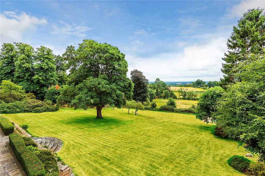 Coopers Hill Road, Nutfield, Redhill, Surrey, RH1 5 bed detached house