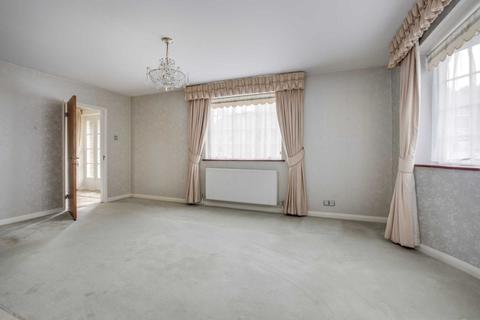 29 The Comyns, Bushey Heath, Bushey, WD23 1HN