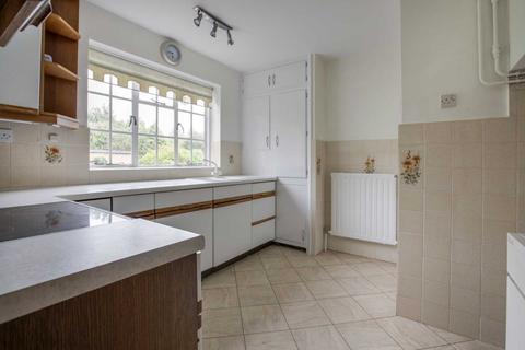 29 The Comyns, Bushey Heath, Bushey, WD23 1HN