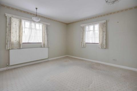 29 The Comyns, Bushey Heath, Bushey, WD23 1HN