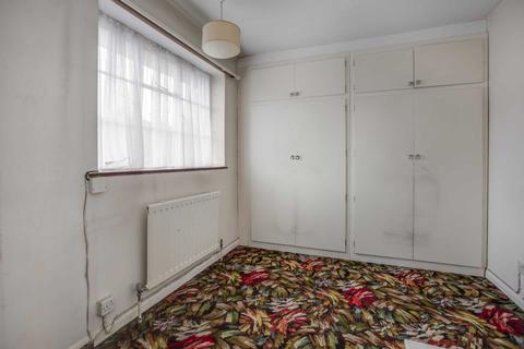 29 The Comyns, Bushey Heath, Bushey, WD23 1HN