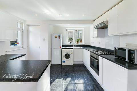 3 bedroom end of terrace house for sale - Wyndcliff Road, London