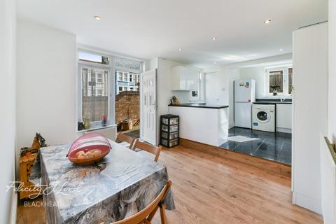 3 bedroom end of terrace house for sale - Wyndcliff Road, London