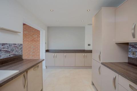 3 bedroom end of terrace house for sale - Middleham Close, Peterborough, Cambridgeshire. PE2 8XG