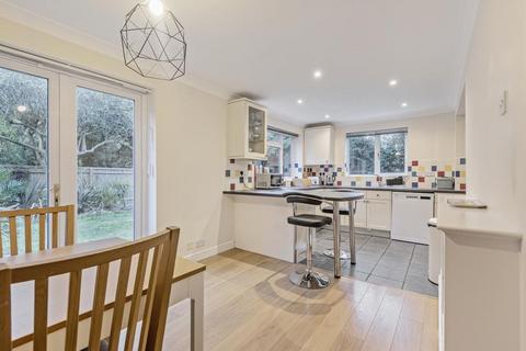 10 Peel Close, Caversham, Reading, RG4 5BL