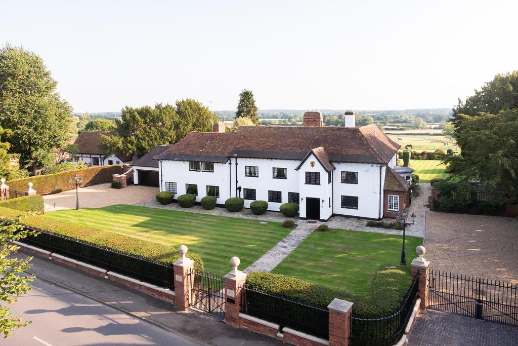 Kenilworth Road, Knowle, Solihull, West Midlands, B93 7 bed detached