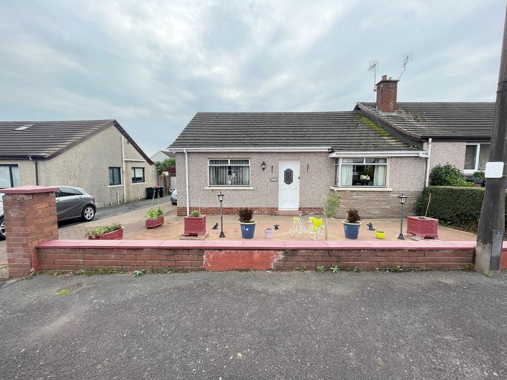14 Gloucester Avenue, Dumfries, DG2 9HT 3 bed semidetached house for