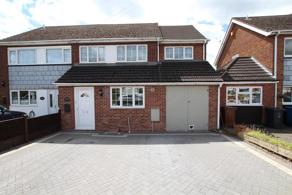 Micklehome Drive, Alrewas, DE13 4 bed semidetached house £375,000