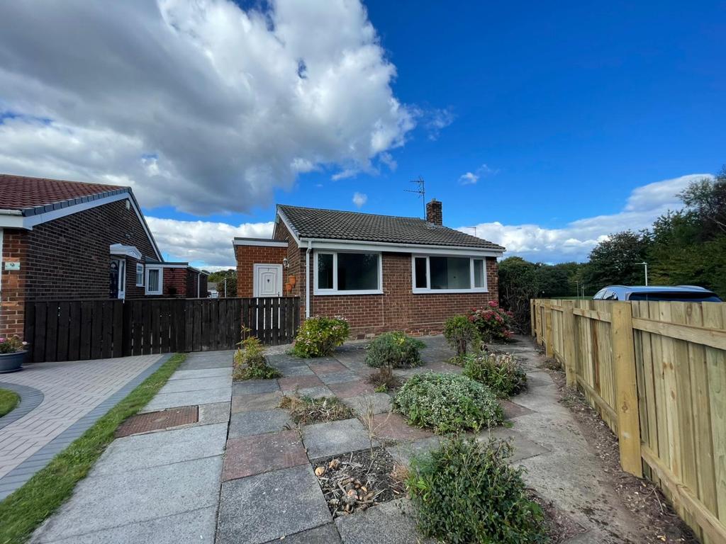 Berkhampstead Court, Gateshead, Tyne... 2 bed bungalow £190,000