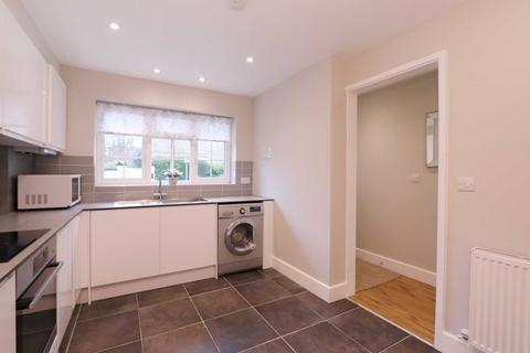 2 bedroom terraced house to rent, Evesham Terrace, St Andrew`s Road, Surbiton