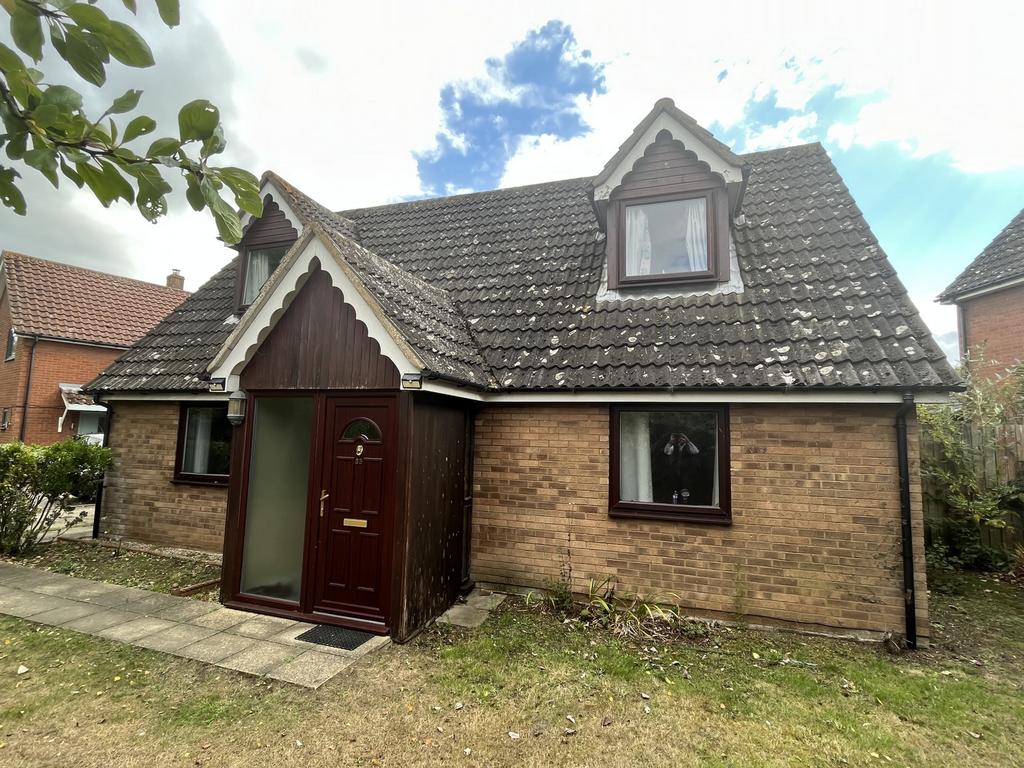 Manor Road, Martlesham Heath, IP5 4 bed bungalow for sale £400,000
