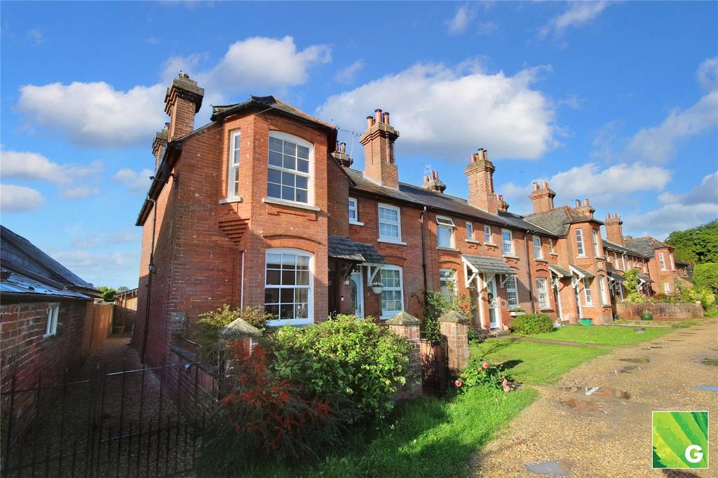 Bickerley Terrace, Ringwood, Hampshire, BH24 2 bed end of terrace house