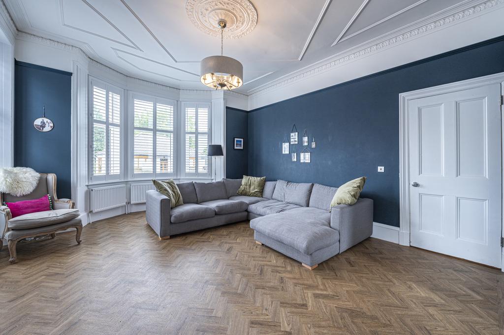 28 Blairbeth Road, Burnside, Glasgow... 3 bed semidetached villa £