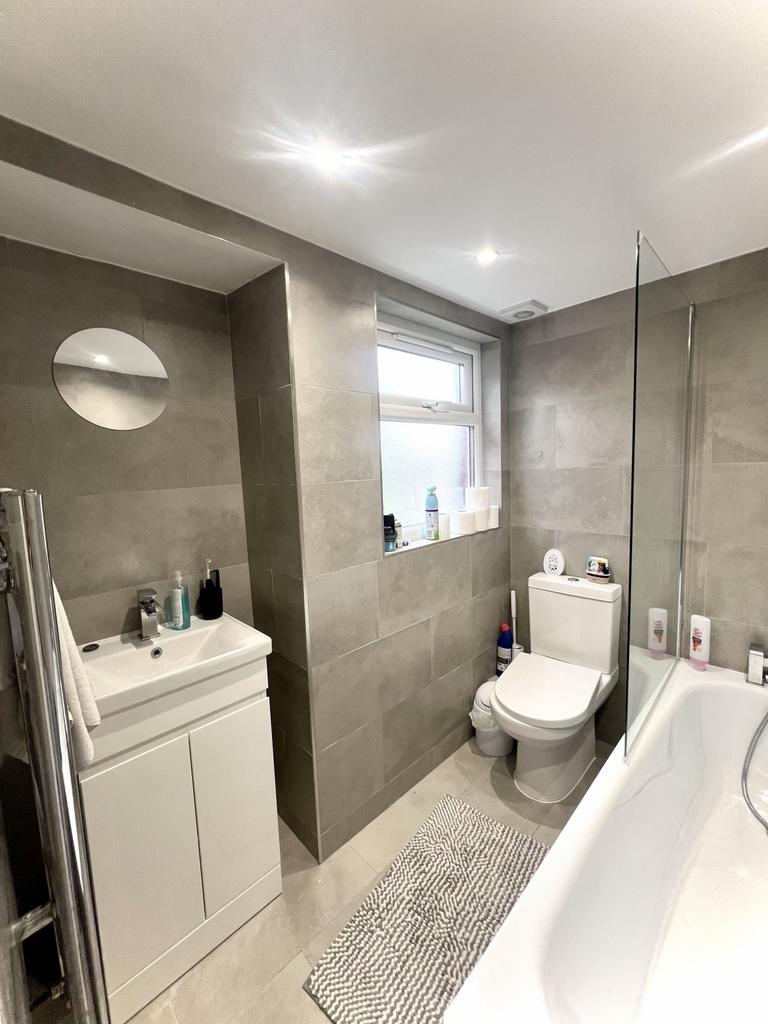 A Newly Renovated Five Bedroom Terraced House in