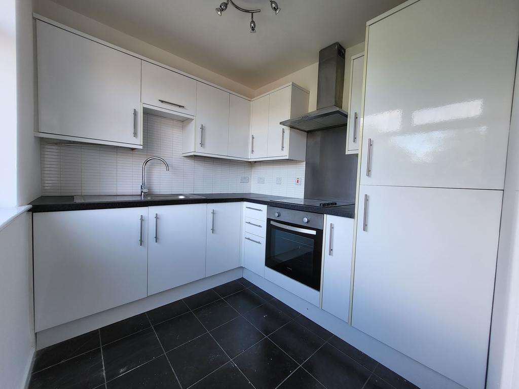 Canterbury Way, Fellgate, Jarrow... 2 bed flat £525 pcm (£121 pw)
