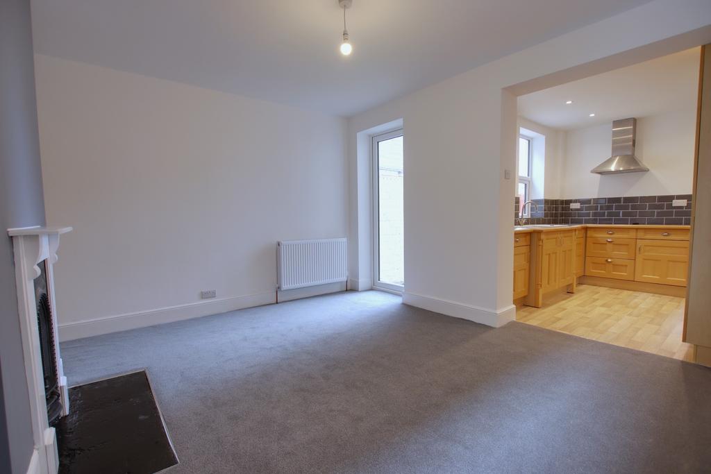 GORDON ROAD, FAREHAM 2 bed semidetached house for sale £325,000