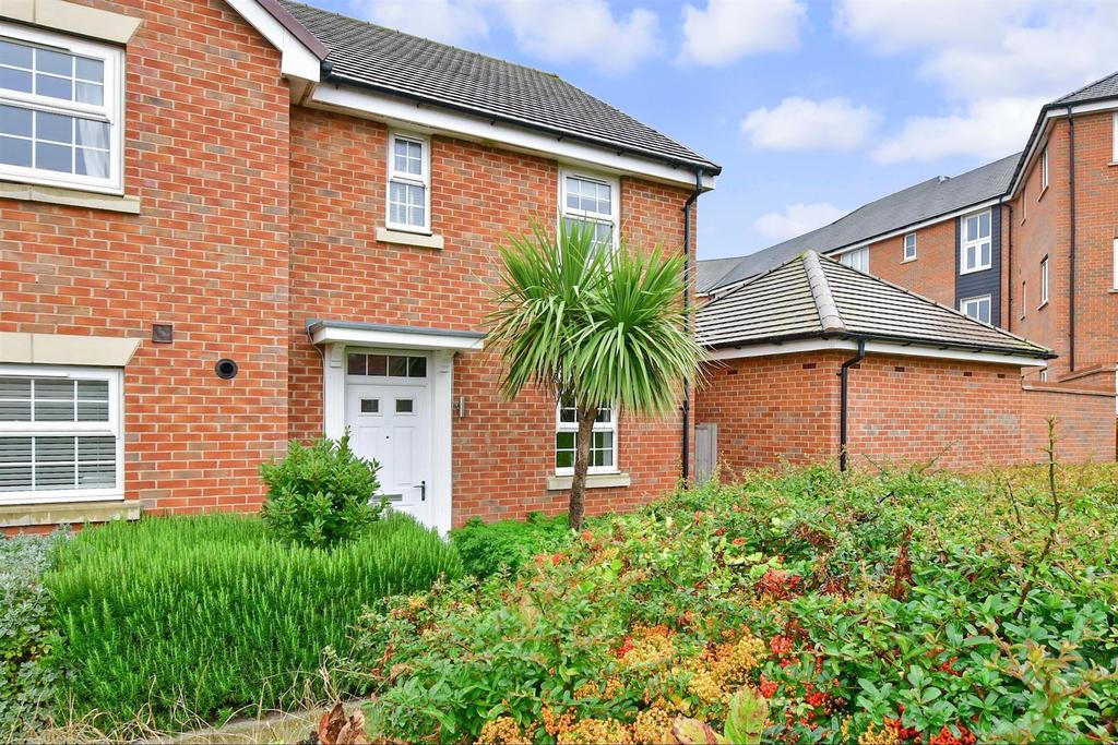 Castle Drive, Margate, Kent 3 bed semidetached house for sale £300,000