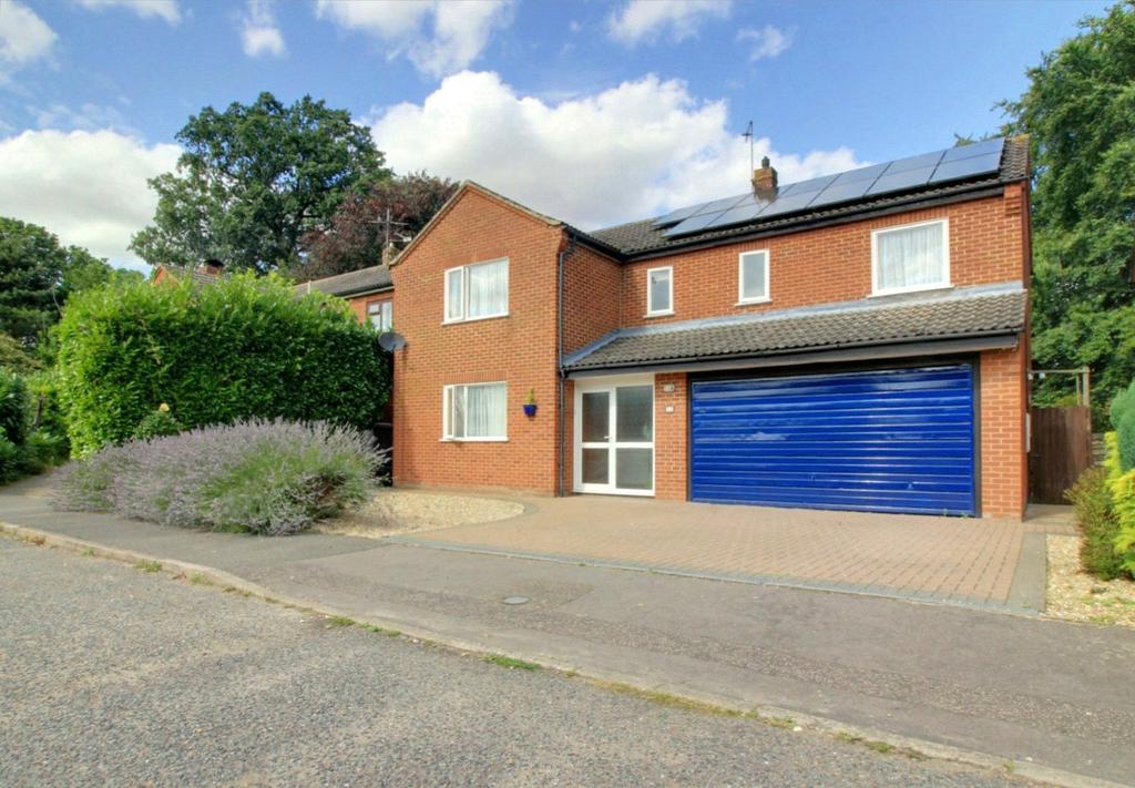 Bircham Road, Reepham, Norwich, NR10 5 bed detached house £475,000