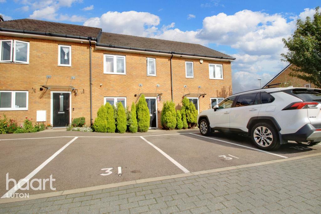 Farley Meadows, Luton 3 bed terraced house £325,000