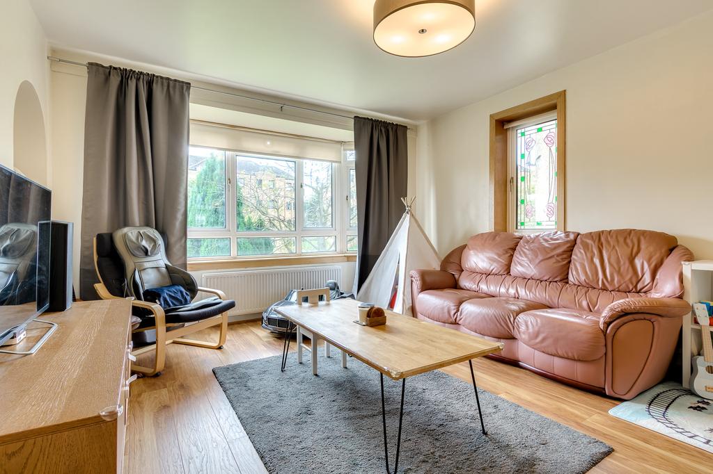 Winton Drive, Flat 1/1, Cleveden, Glasgow, G12 0QB 2 bed flat £189,000